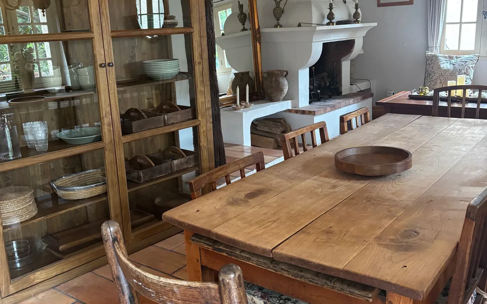 Spisestue med châteauets historiske charme